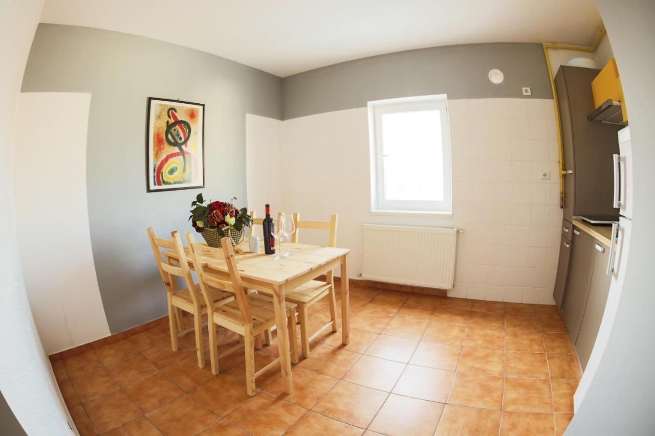Color Apartments Downtown بوخارست المظهر الخارجي الصورة