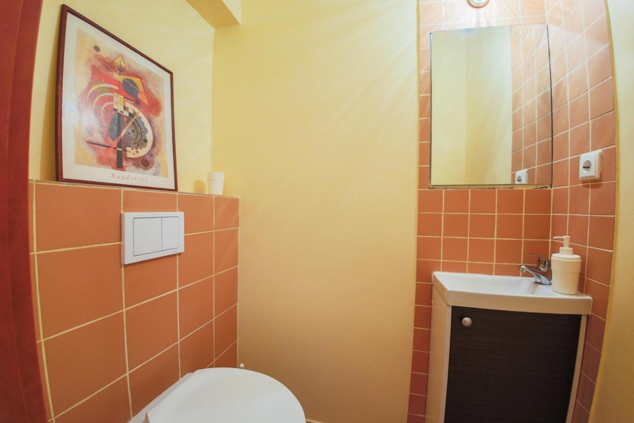 Color Apartments Downtown بوخارست المظهر الخارجي الصورة