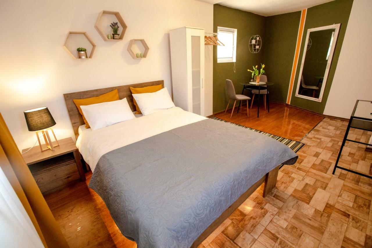 Color Apartments Downtown بوخارست المظهر الخارجي الصورة